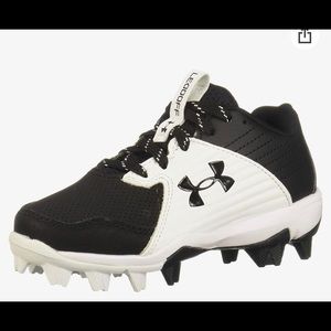 Boys Under Armour baseball cleats size 2